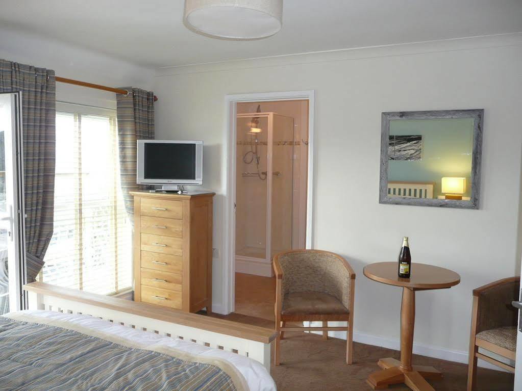 Ship Inn Aberporth Exteriér fotografie